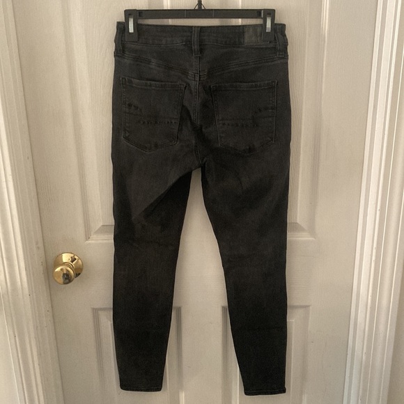 American Eagle Hi-Rise Jegging in Ne(x)t Level Stretch, Size 6 Short, Black - Picture 7 of 7